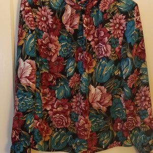 Woman's Blouse from Pyke Limited  size 14